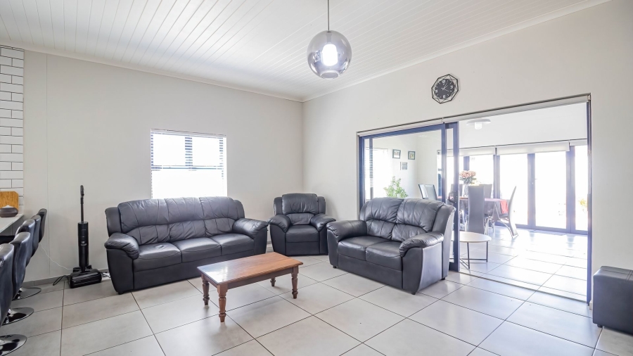 4 Bedroom Property for Sale in Blue Lagoon Western Cape
